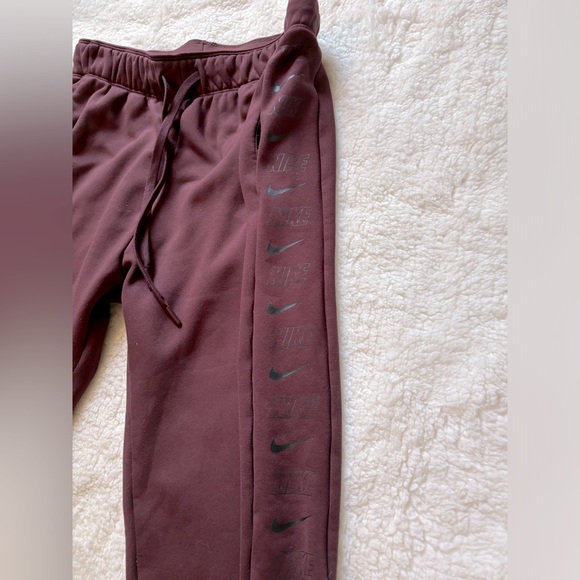 Nike Logo Maroon Drawstring Sweatpants - Picture 2 of 6